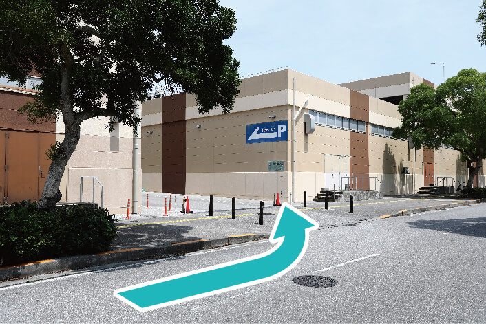 ④左折後200m→敷地入り口を左折